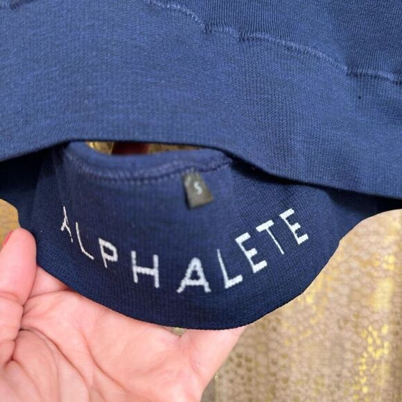 Alphalete Vault Navy Blue Cross Back Seamless Sports Bra Small - Picture 3 of 6